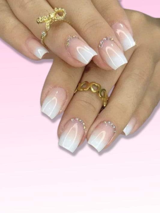 Faux ongle baby boomer court Nail Chic